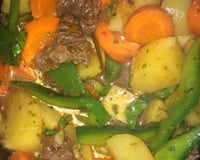 Acém com legumes na panela de pressão