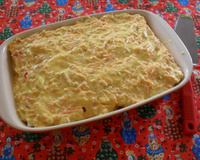 Torta de pão de forma cremosa com atum