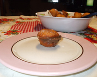 Bolinho de chuva com recheio de chocolate