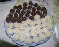 Beijinho com leite condensado