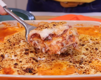 Se você ama lasanha, precisa provar essa versão fácil e cremosa que derrete no garfo