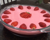 Gelatina com creme rosado