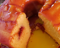 Bolo de fubá com goiabada