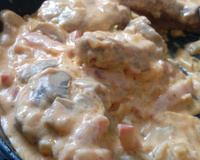 Medalhão de porco com bacon e champignon