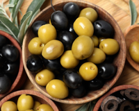 Poucas pessoas sabem: qual a diferença entre azeitonas verdes e pretas?