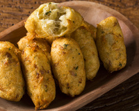 Como fazer bolinho de bacalhau crocante: a minha receita de família tem um passo a passo simples e fica pronto rapidinho