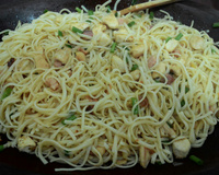 Macarrão alho e óleo com frango