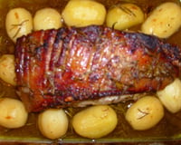 Pernil assado com batatas