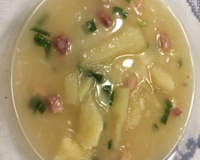 Sopa de mandioca com bacon