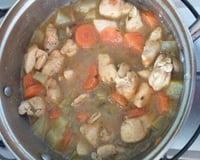 Frango ensopado com legumes