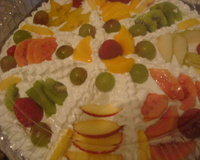 Bolo de frutas frescas trufado