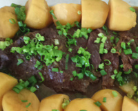 Fraldinha na cerveja com batatas