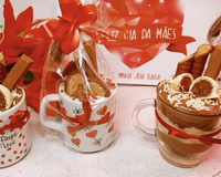 Bolo na caneca montado, recheado e decorado é o presente que vai fazer sucesso nesse Dia das Mães
