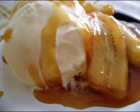 Banana flambada com sorvete