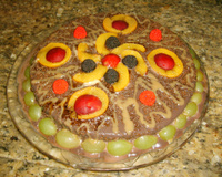 Bolo de chocolate com frutas