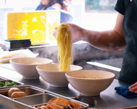 Mesmo fazendo sucesso no mundo todo, lojas de ramen batem recorde de falência no Japão e o motivo é surpreendente