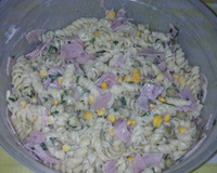 Salada de macarrão gelado rápido e fácil