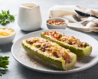 Abobrinha fácil recheada e gratinada é o almoço perfeito pra começar bem a semana: atenção ao modo de preparo para receita não ficar aguada