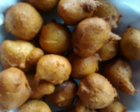 Bolinhos de queijo (parecido com bolinho de chuva)