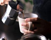 Café quentinho: 5 opções de cafeteiras para você ter na sua casa