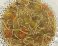 Sopa de macarrão com legumes