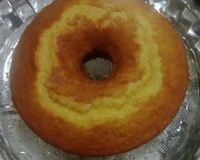 Bolo de fubá com coco e canela