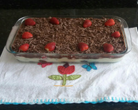 Pavê de chocolate com morango