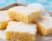 Nem manteiga, nem glúten, nem lactose: bolo nuvem de coco é perfeito pra começar a semana com uma receita fácil e deliciosa