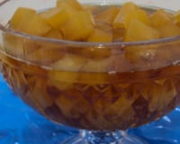 Doce de mamão em quadrados no cal