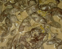 Bife acebolado com molho de maionese