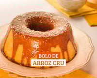 Bolo de arroz cru delicioso