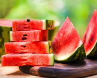 O que acontece com o seu corpo se você comer as sementes da melancia? A resposta vai te surpreender!