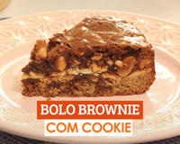 Bolo brownie com cookie