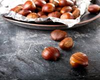 Como fazer castanhas com papel-alumínio; a maneira mais fácil de evitar que elas queimem