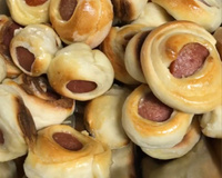 Enroladinho de salsicha muito fácil