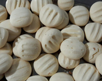 Biscoito de maisena com leite condensado e coco