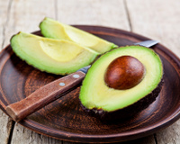 Motivos para comer abacate: 10 razões para incluir a fruta na alimentação