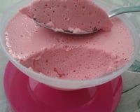 Mousse de morango simples e deliciosa