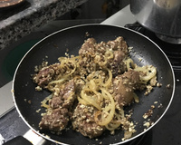 Aperitivo de fígado de galinha