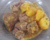 Carne com mandioca
