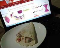 Tapioca com creme de coco e morango