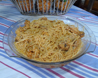 Espaguete com coxinha da asa