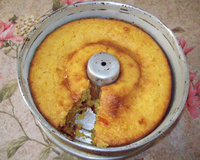 Bolo de milharina com goiabada