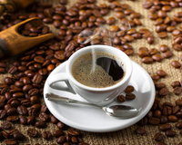 Muito além do tradicional: três jeitos de fazer café do grão à xícara em casa