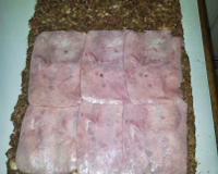 Rocambole de carne moída com linguiça