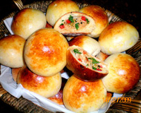 Pãozinho de batata recheado com frango e catupiry