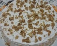 Pão de ló recheado com nozes e damasco