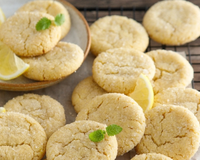 Quer um biscoitinho caseiro para o café? Faça esses sequilhos de limão siciliano com a receita do TudoGostoso