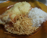 Bife à parmegiana com purê de batata