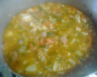 Mocotó com dobradinha, feijão branco e legumes da Vanessa